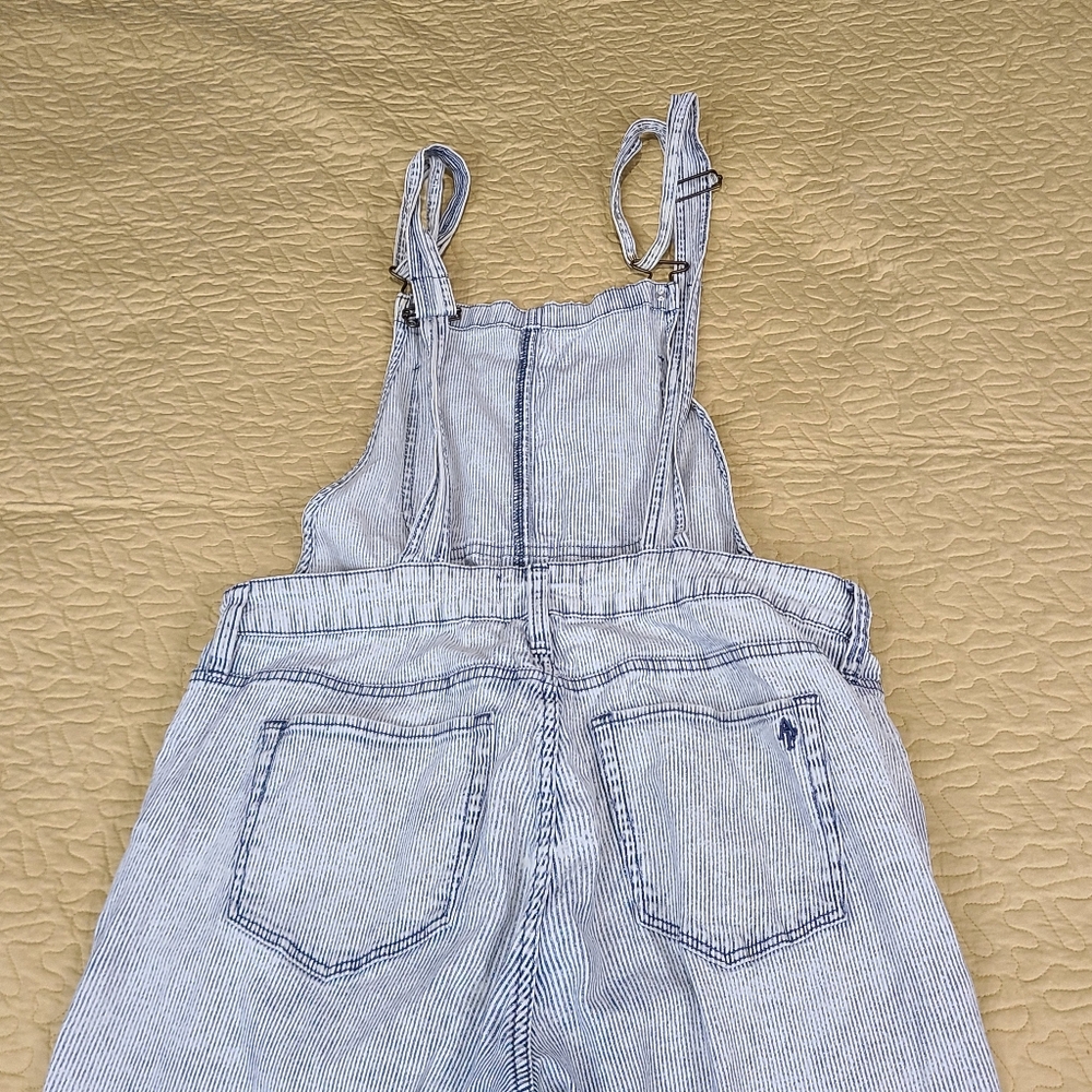 Abercrombie and Fitch Seersucker striped overalls size L - Picture 8 of 9